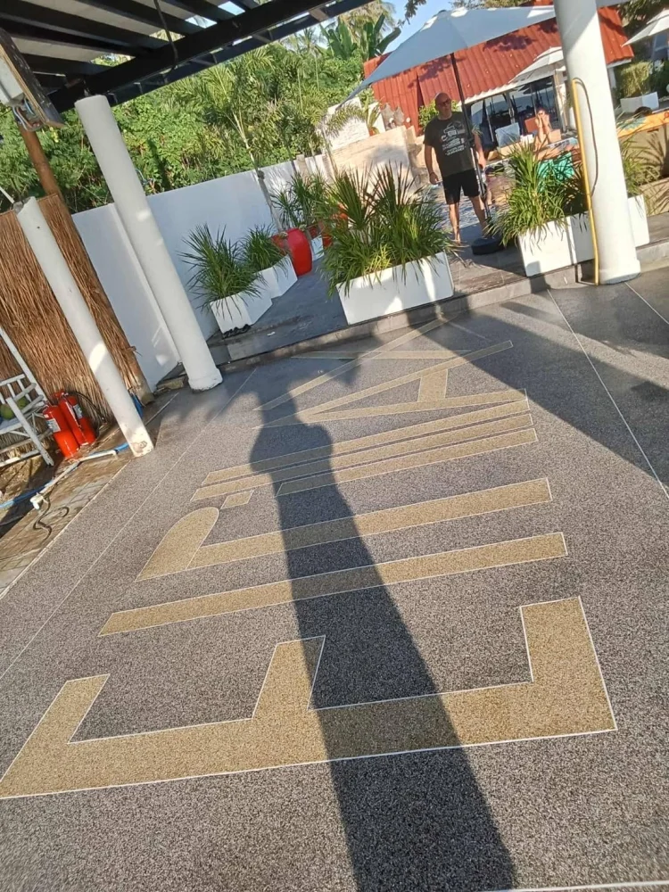 ช่างทำหินขัดขลุง
